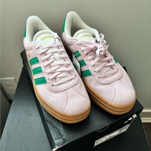 Women’s- Adidas VL Court Bold sneaker in “Dusty Lilac and Green”